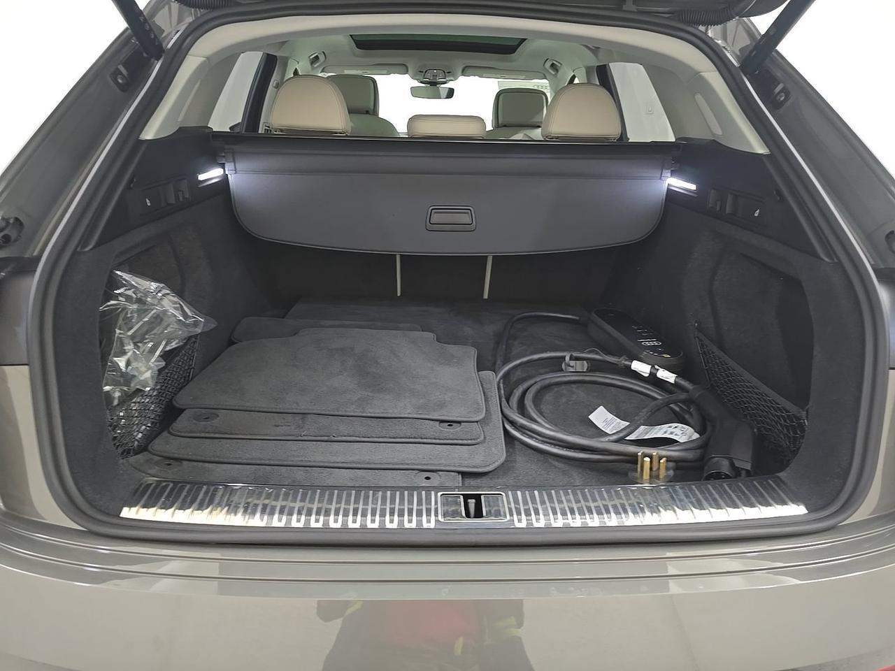 2024 Audi Q8 e-tron Premium Plus quattro Ventilated Seats / Bang &amp; Olufsen Sound Portland OR