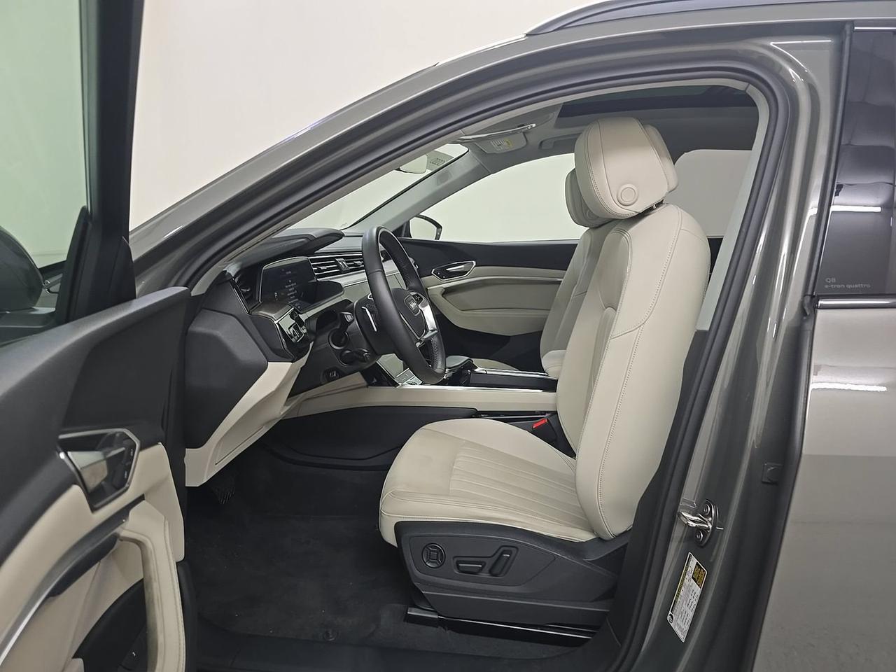 2024 Audi Q8 e-tron Premium Plus quattro Ventilated Seats / Bang &amp; Olufsen Sound Portland OR
