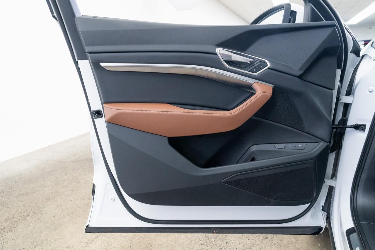 2024 Audi Q8 e-tron Premium quattro 1 Owner Adaptive Cruise Panoramic Moonroof Portland OR