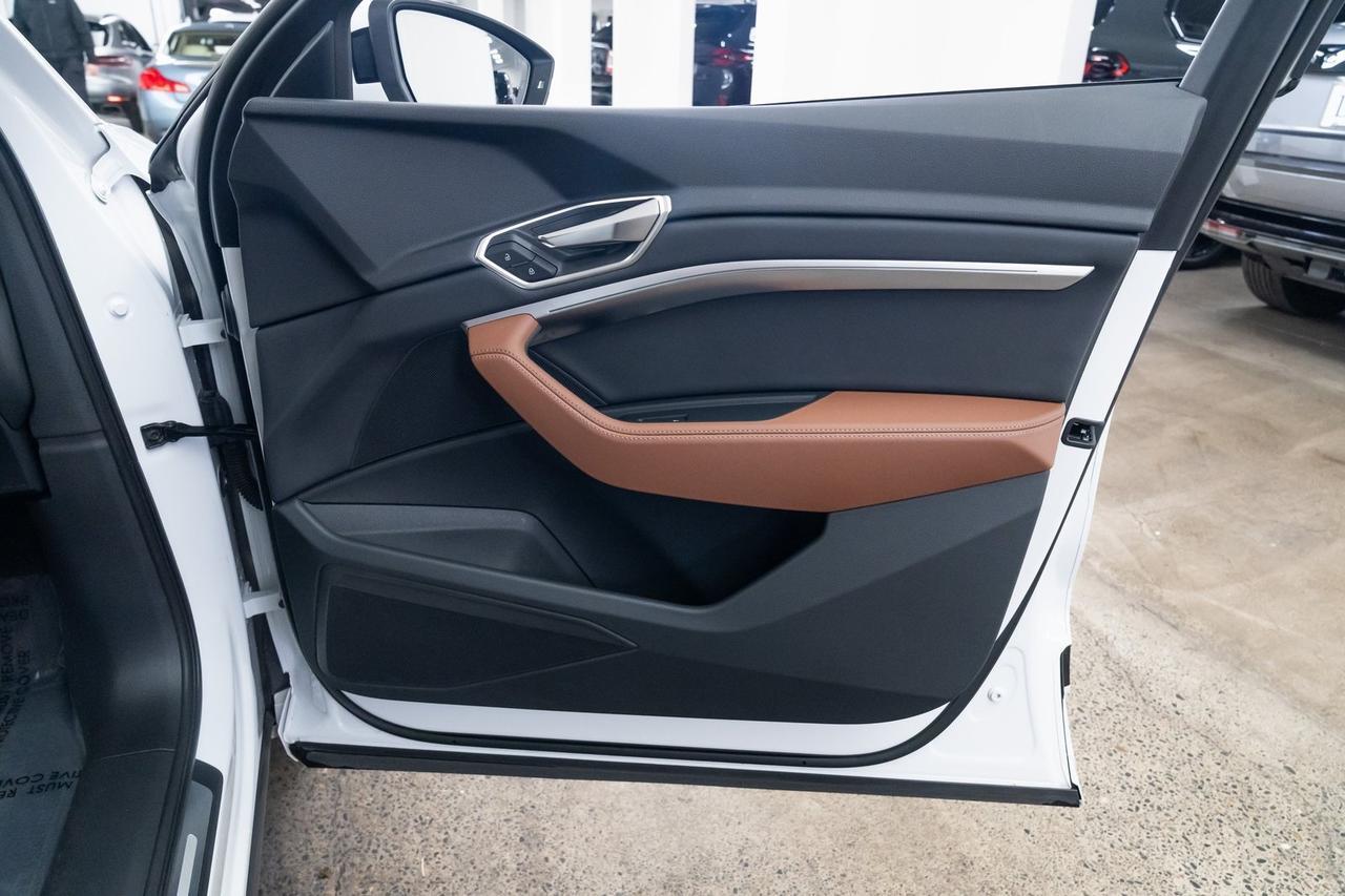 2024 Audi Q8 e-tron Premium quattro 1 Owner Adaptive Cruise Panoramic Moonroof Portland OR