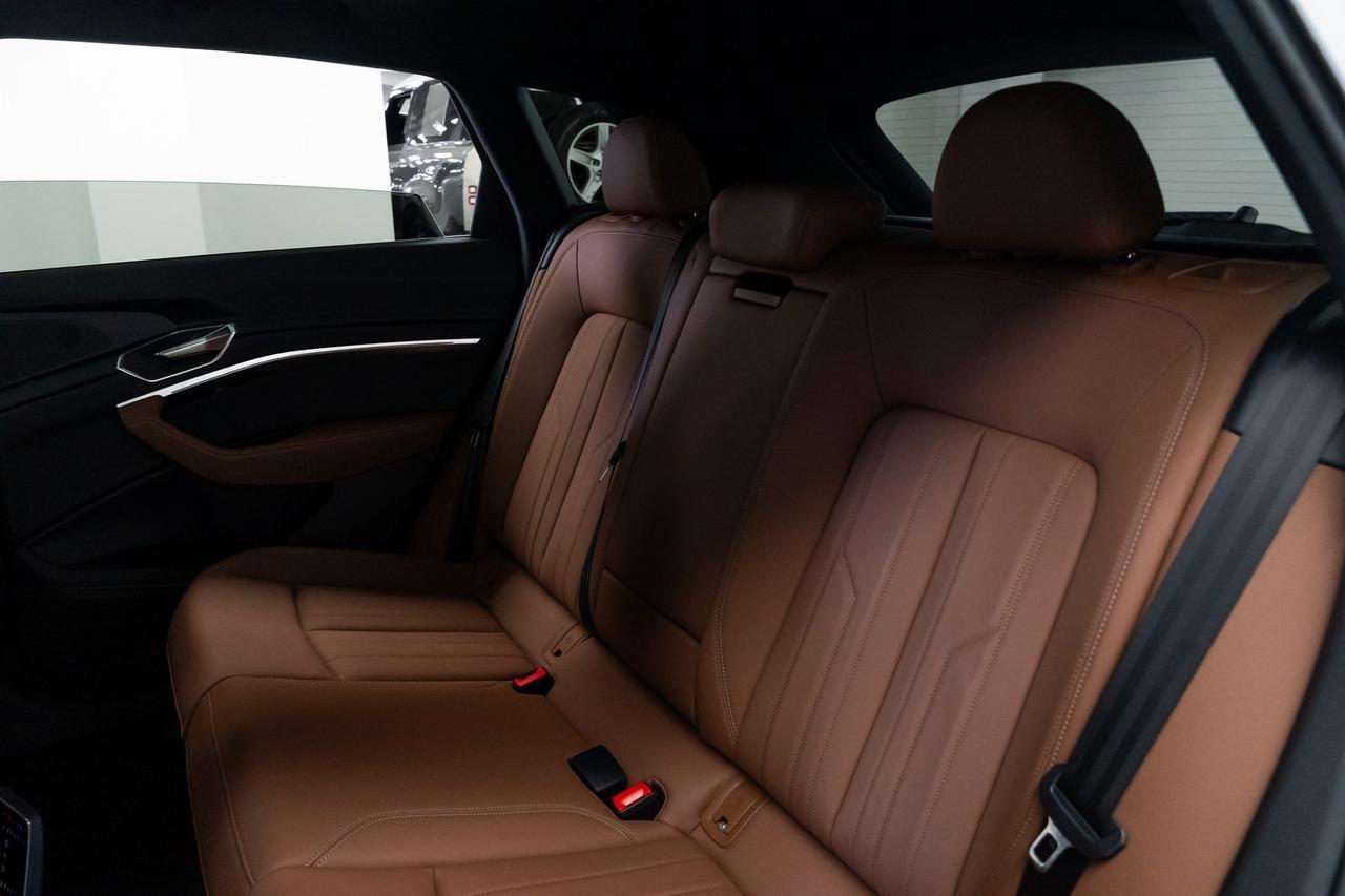 2024 Audi Q8 e-tron Premium quattro 1 Owner Adaptive Cruise Panoramic Moonroof Portland OR