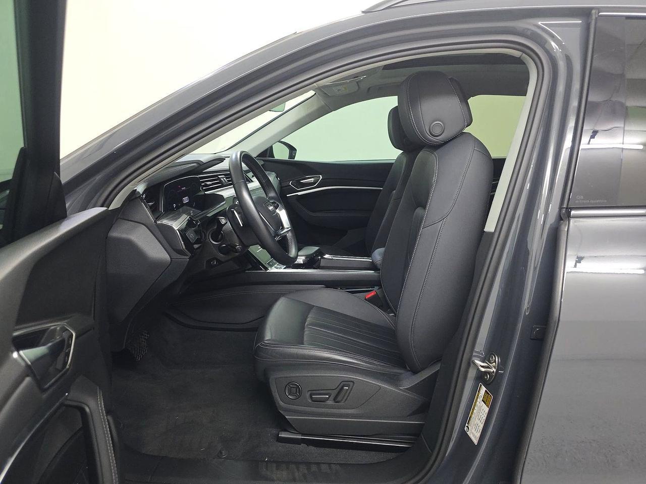 2024 Audi Q8 e-tron Premium quattro Adaptive Cruise / Adaptive Suspension Portland OR