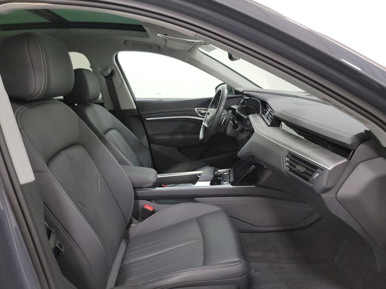 2024 Audi Q8 e-tron Premium quattro Adaptive Cruise Blind Spot Monitor Portland OR