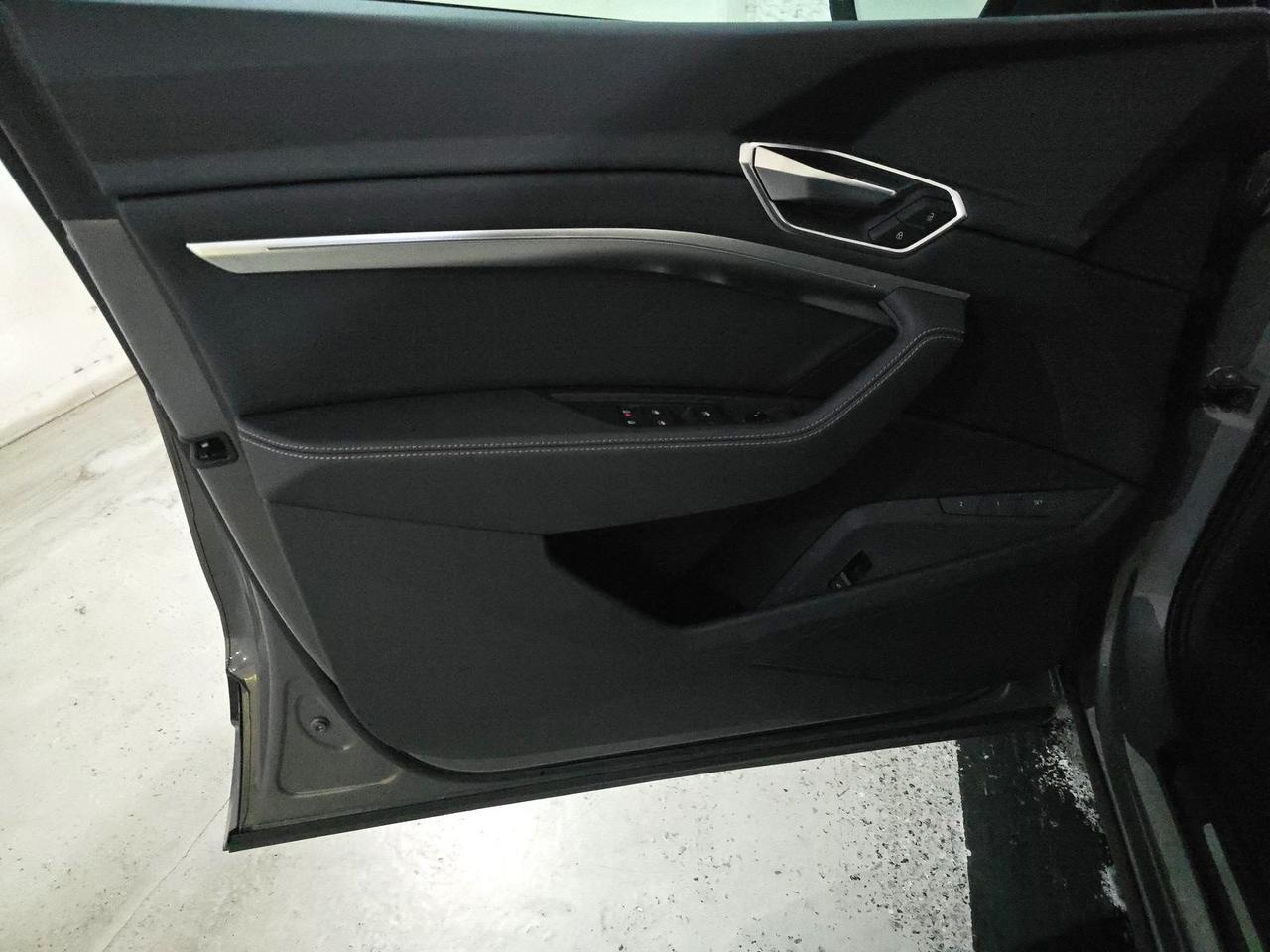 2024 Audi Q8 e-tron Premium quattro Adaptive Cruise Four-Zone Climate Control Portland OR