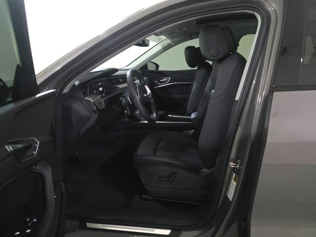 2024 Audi Q8 e-tron Premium quattro Adaptive Cruise Panoramic Roof Portland OR