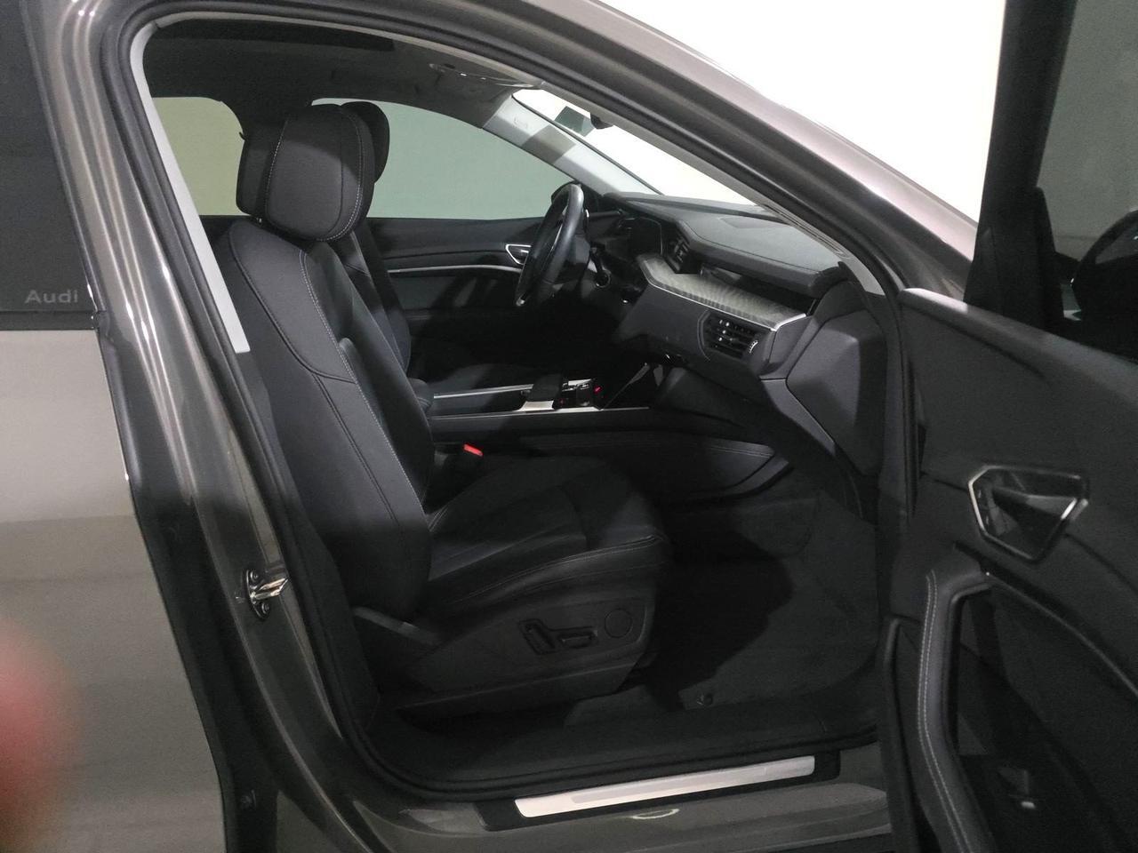 2024 Audi Q8 e-tron Premium quattro Adaptive Cruise Panoramic Roof Portland OR