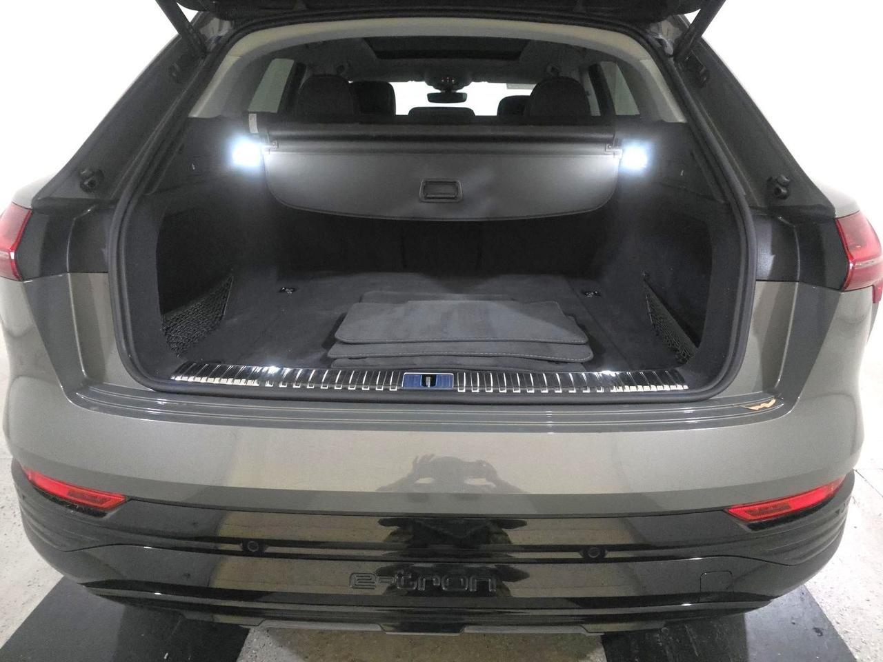 2024 Audi Q8 e-tron Premium quattro Adaptive Cruise Panoramic Roof Portland OR