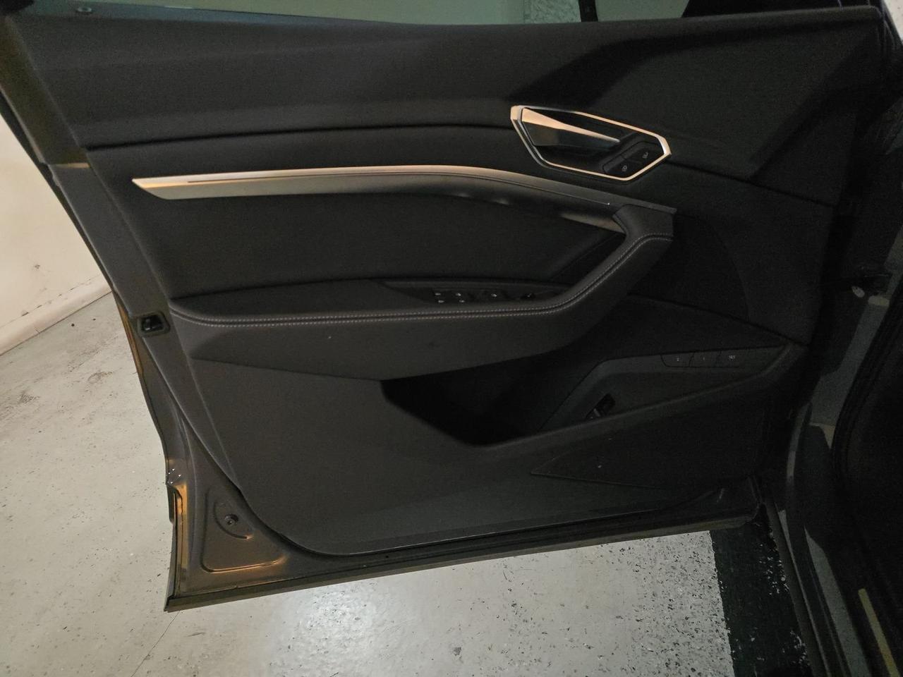 2024 Audi Q8 e-tron Premium quattro Black Optic Exterior Adaptive Cruise Portland OR