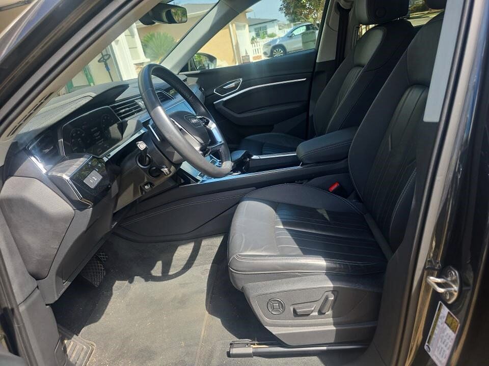 2024 Audi Q8 e-tron Premium quattro Virtual Cockpit / Adaptive Cruise Portland OR