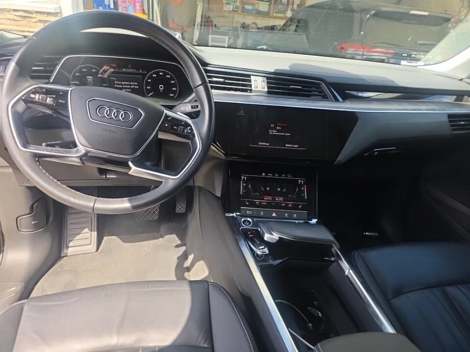 2024 Audi Q8 e-tron Premium quattro Virtual Cockpit / Adaptive Cruise Portland OR