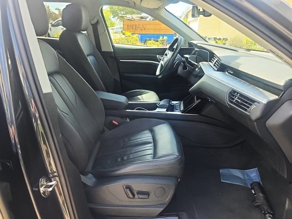 2024 Audi Q8 e-tron Premium quattro Virtual Cockpit / Adaptive Cruise Portland OR
