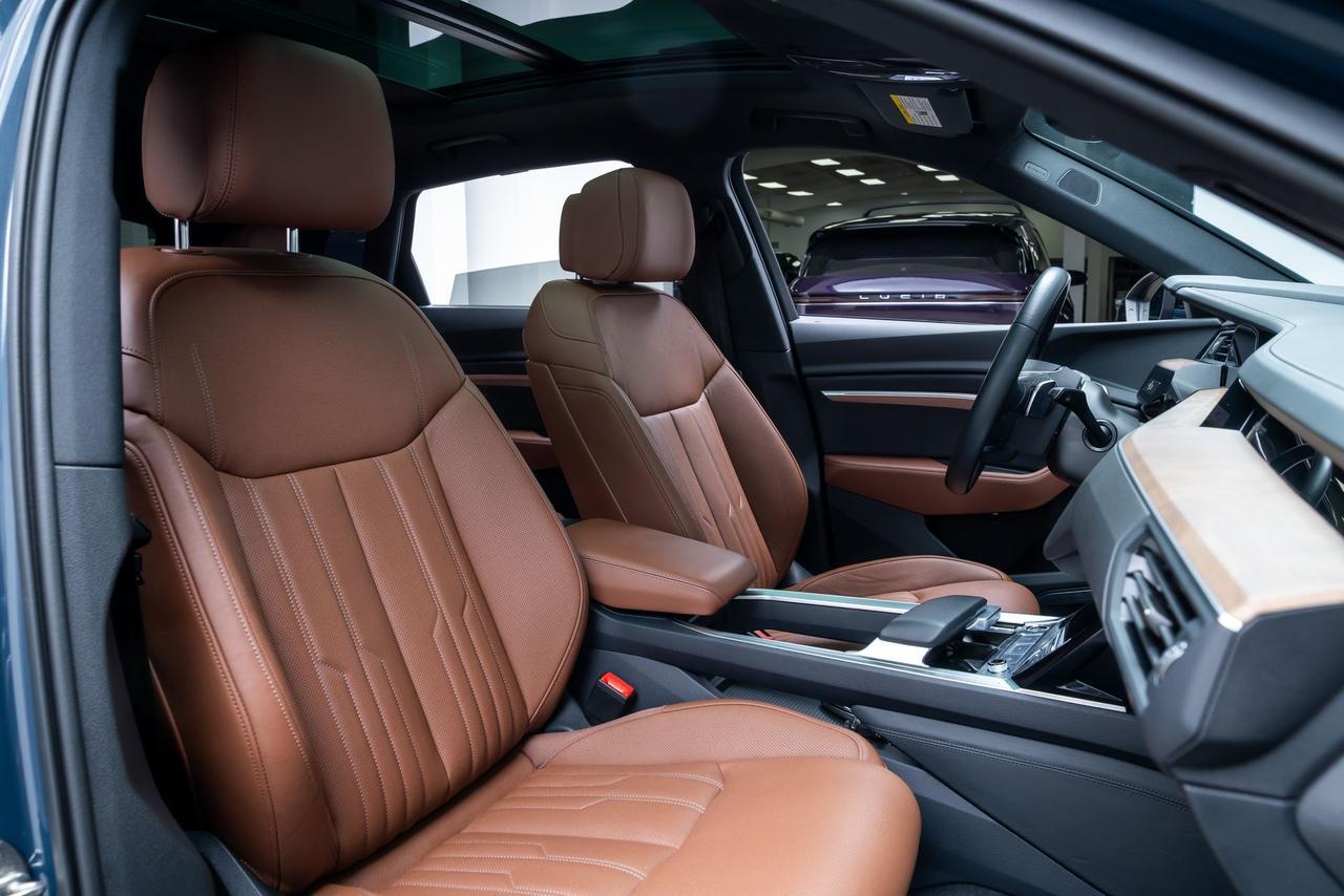 2024 Audi Q8 e-tron Prestige 1 Owner Black Optic Bang &amp; Olufsen Audio Portland OR