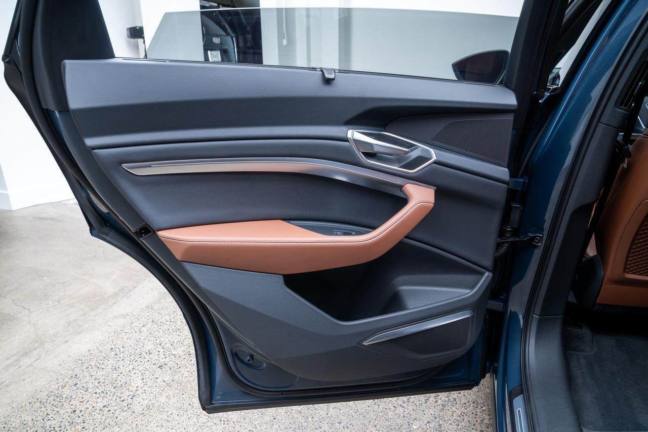 2024 Audi Q8 e-tron Prestige 1 Owner Black Optic Bang &amp; Olufsen Audio Portland OR