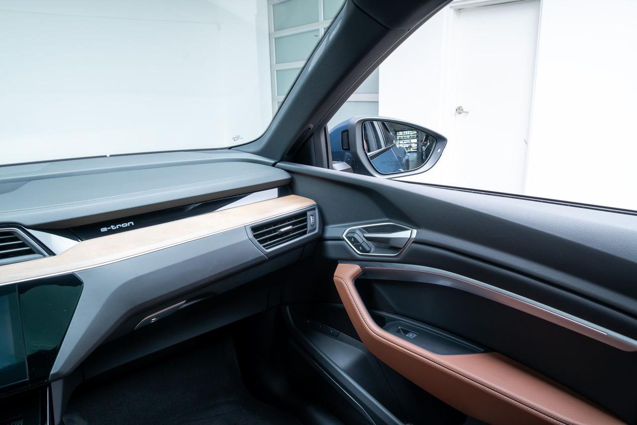 2024 Audi Q8 e-tron Prestige 1 Owner Black Optic Bang &amp; Olufsen Audio Portland OR