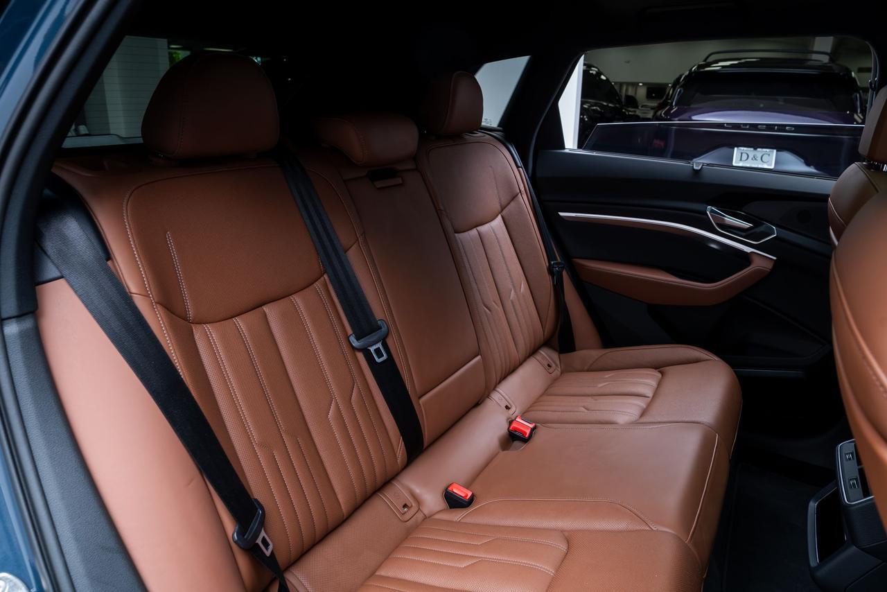 2024 Audi Q8 e-tron Prestige 1 Owner Black Optic Bang &amp; Olufsen Audio Portland OR