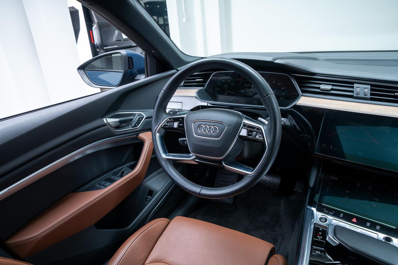 2024 Audi Q8 e-tron Prestige 1 Owner Black Optic Bang &amp; Olufsen Audio Portland OR