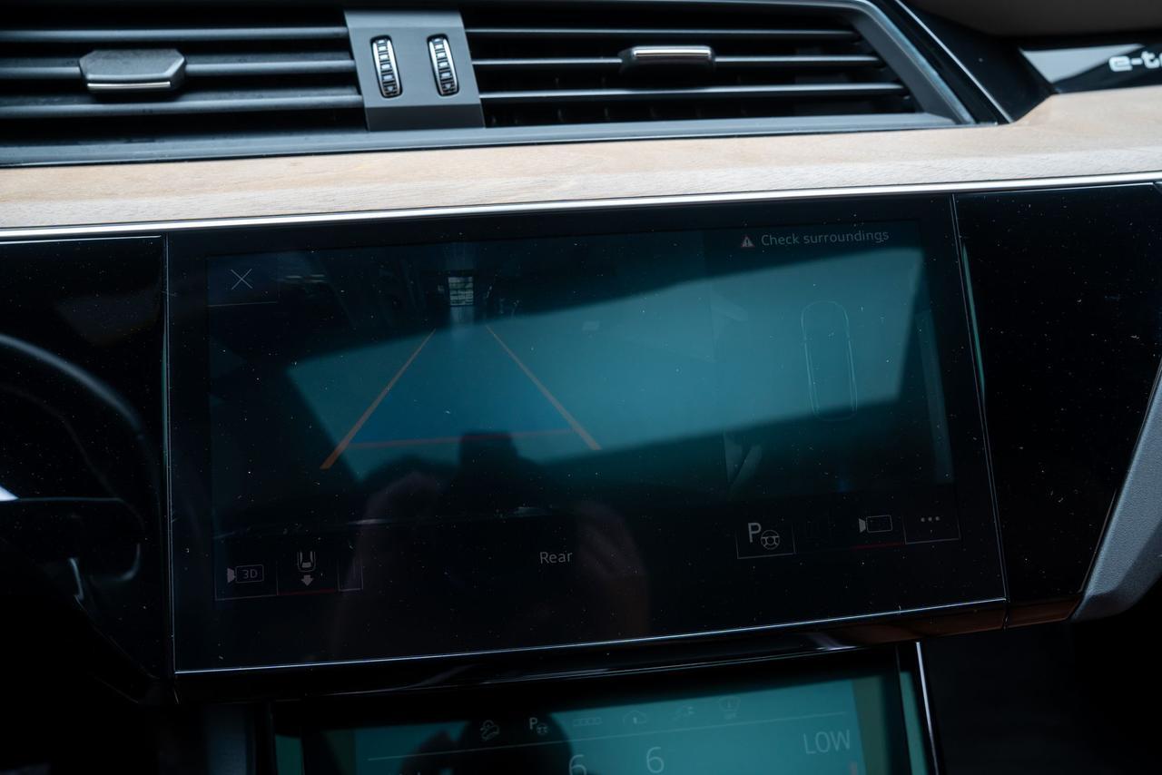 2024 Audi Q8 e-tron Prestige 1 Owner Black Optic Bang &amp; Olufsen Audio Portland OR