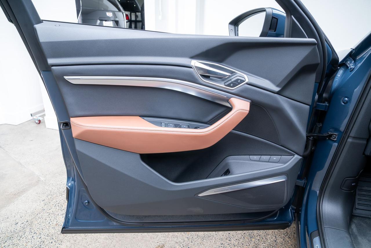 2024 Audi Q8 e-tron Prestige 1 Owner Black Optic Bang &amp; Olufsen Audio Portland OR