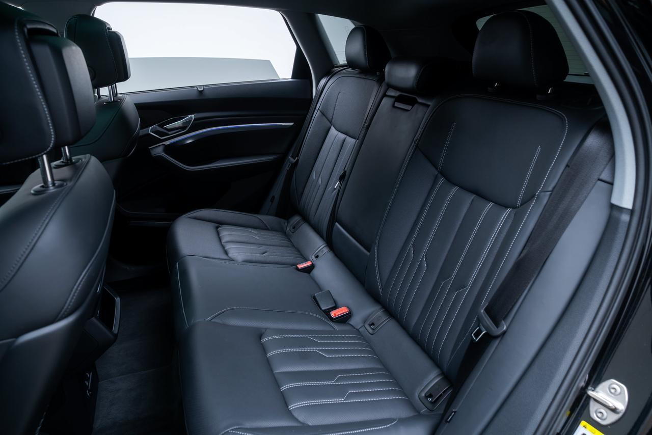 2024 Audi Q8 e-tron Prestige 1 Owner / Black Optic Package / Bang &amp; Olufsen Aud Portland OR