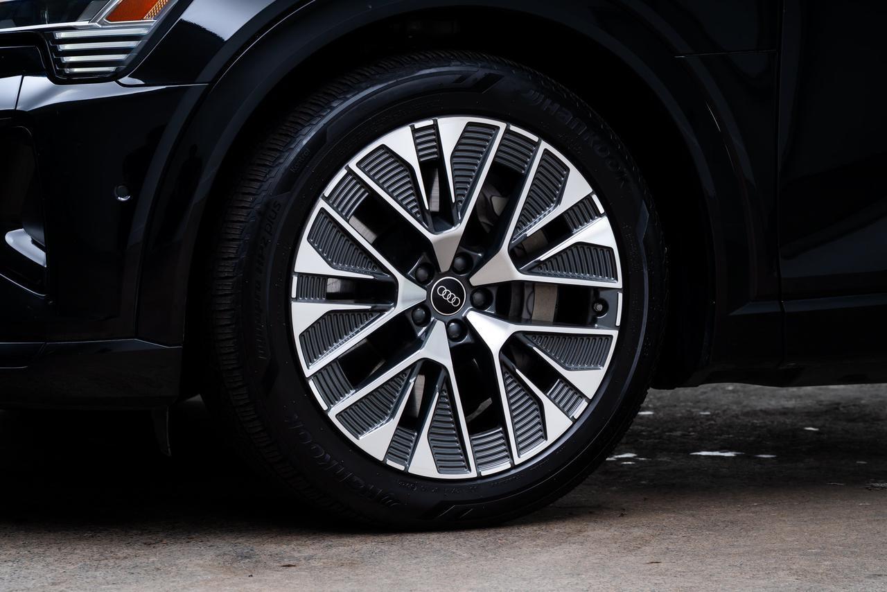 2024 Audi Q8 e-tron Prestige 1 Owner / Black Optic Package / Bang &amp; Olufsen Aud Portland OR