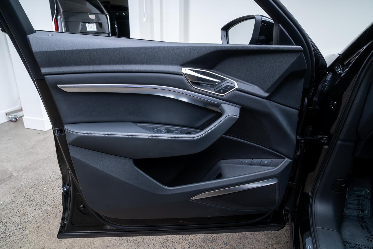 2024 Audi Q8 e-tron Prestige 1 Owner / Black Optic Package / Bang &amp; Olufsen Aud Portland OR