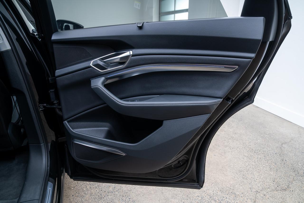 2024 Audi Q8 e-tron Prestige 1 Owner / Black Optic Package / Bang &amp; Olufsen Aud Portland OR