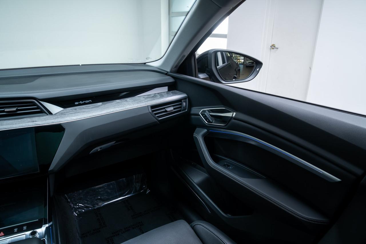 2024 Audi Q8 e-tron Prestige 1 Owner / Black Optic Package / Bang &amp; Olufsen Aud Portland OR