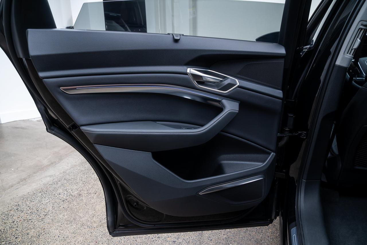 2024 Audi Q8 e-tron Prestige 1 Owner / Black Optic Package / Bang &amp; Olufsen Aud Portland OR