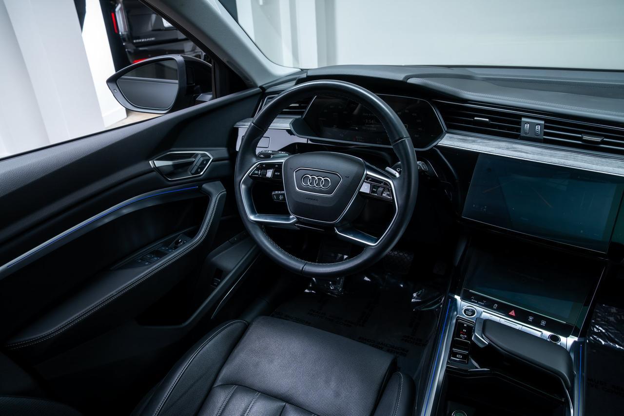 2024 Audi Q8 e-tron Prestige 1 Owner / Black Optic Package / Bang &amp; Olufsen Aud Portland OR