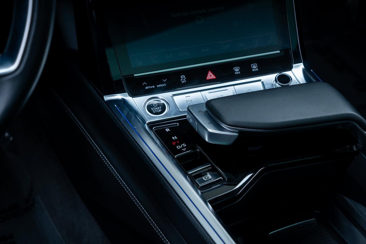 2024 Audi Q8 e-tron Prestige 1 Owner / Black Optic Package / Bang &amp; Olufsen Aud Portland OR