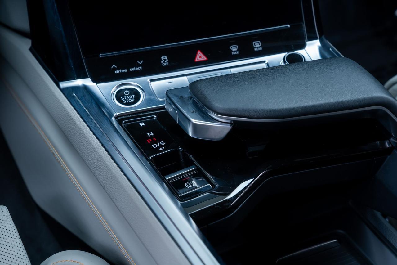 2024 Audi Q8 e-tron Prestige 1 Owner / Launch Edition / Bang &amp; Olufsen Sound Portland OR