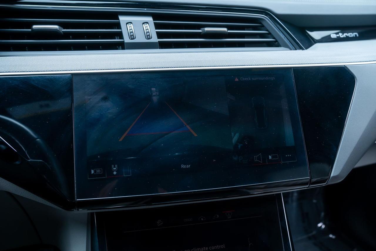 2024 Audi Q8 e-tron Prestige 1 Owner / Launch Edition / Bang &amp; Olufsen Sound Portland OR