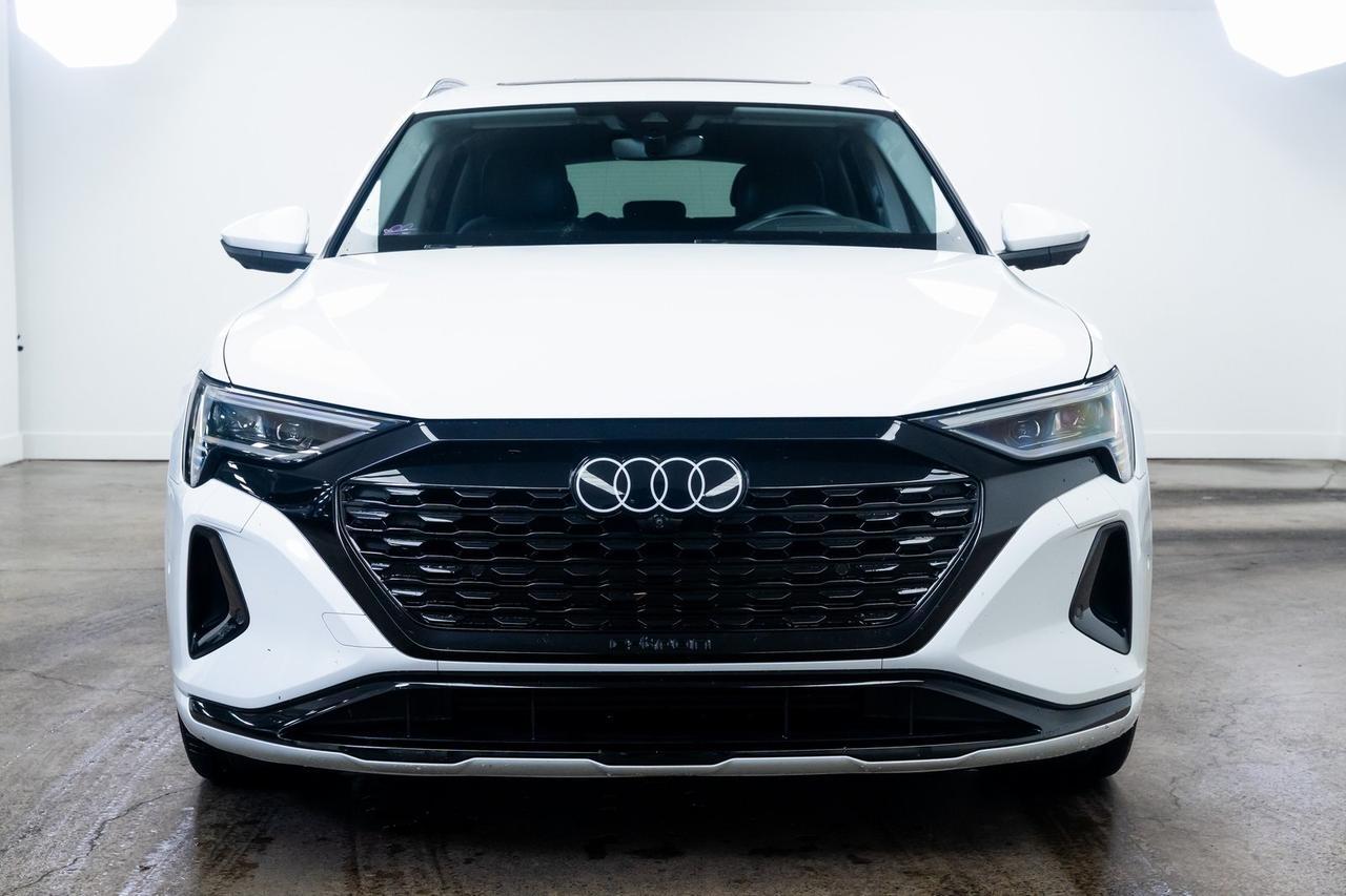 2024 Audi Q8 e-tron Prestige 1 Owner Vented Seats Black Optic Package Portland OR