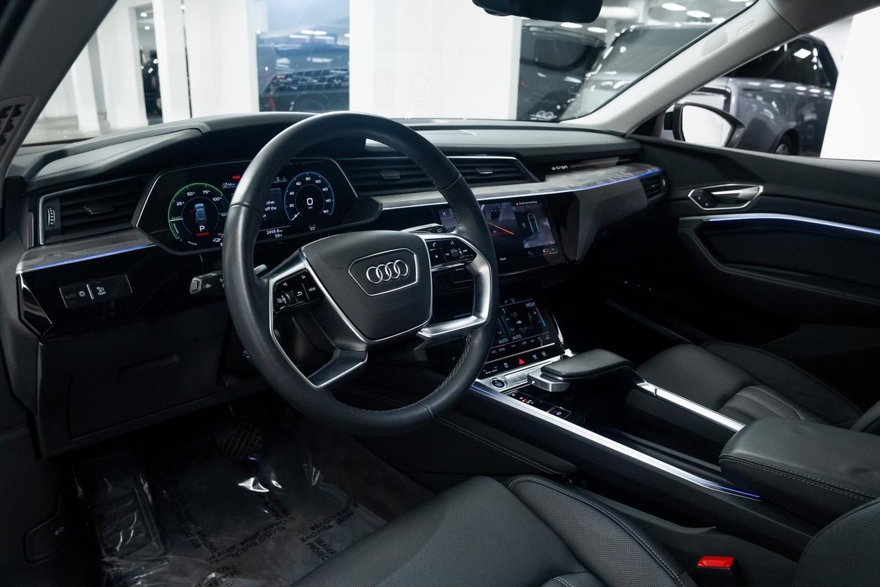 2024 Audi Q8 e-tron Prestige 1 Owner Vented Seats Black Optic Package Portland OR