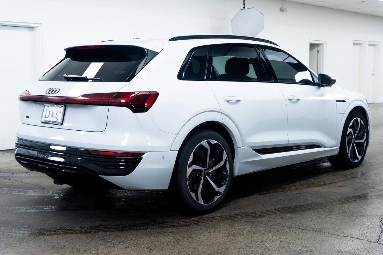 2024 Audi Q8 e-tron Prestige 1 Owner Vented Seats Black Optic Package Portland OR