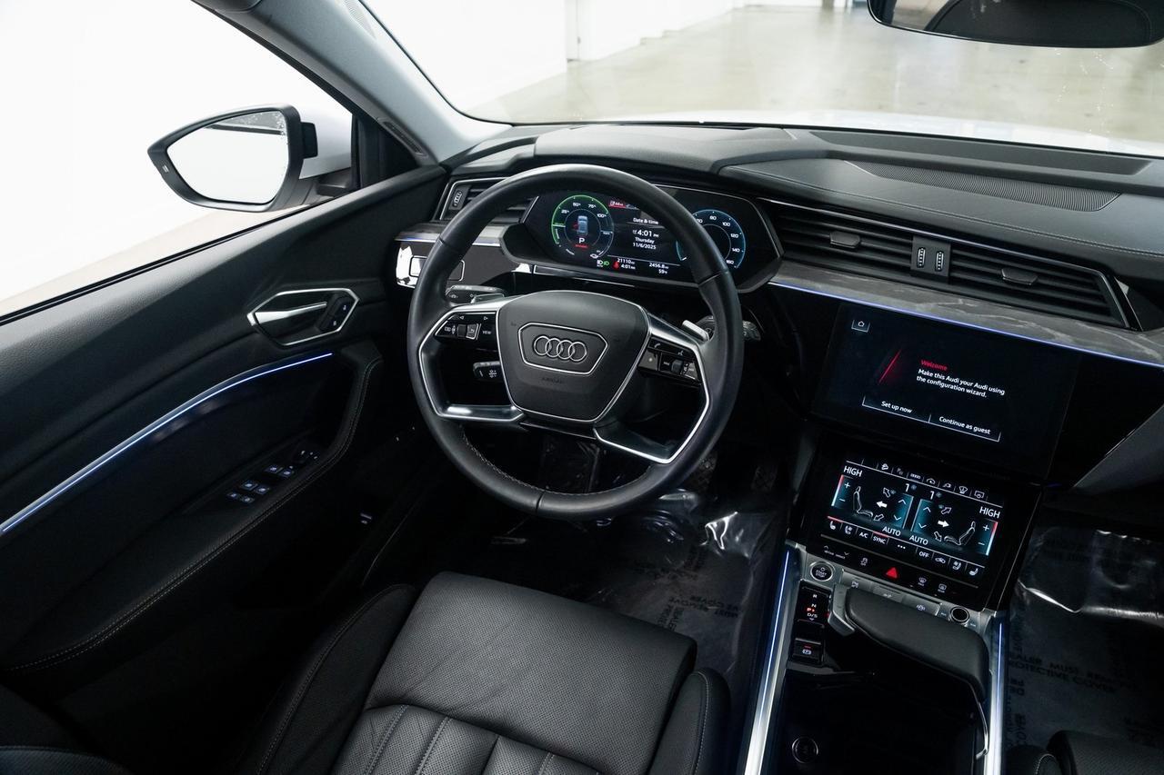 2024 Audi Q8 e-tron Prestige 1 Owner Vented Seats Black Optic Package Portland OR