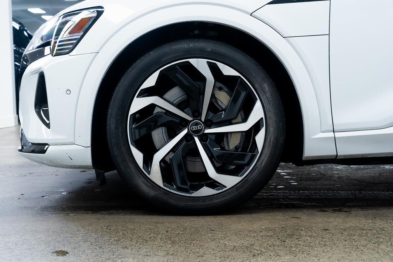 2024 Audi Q8 e-tron Prestige 1 Owner Vented Seats Black Optic Package Portland OR