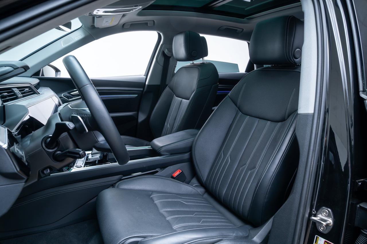 2024 Audi Q8 e-tron Prestige 1 Owner Ventilated Massage Seats / Head Up Display Portland OR