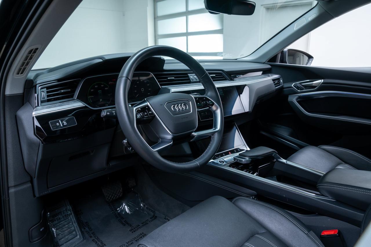 2024 Audi Q8 e-tron Prestige 1 Owner Ventilated Massage Seats / Head Up Display Portland OR