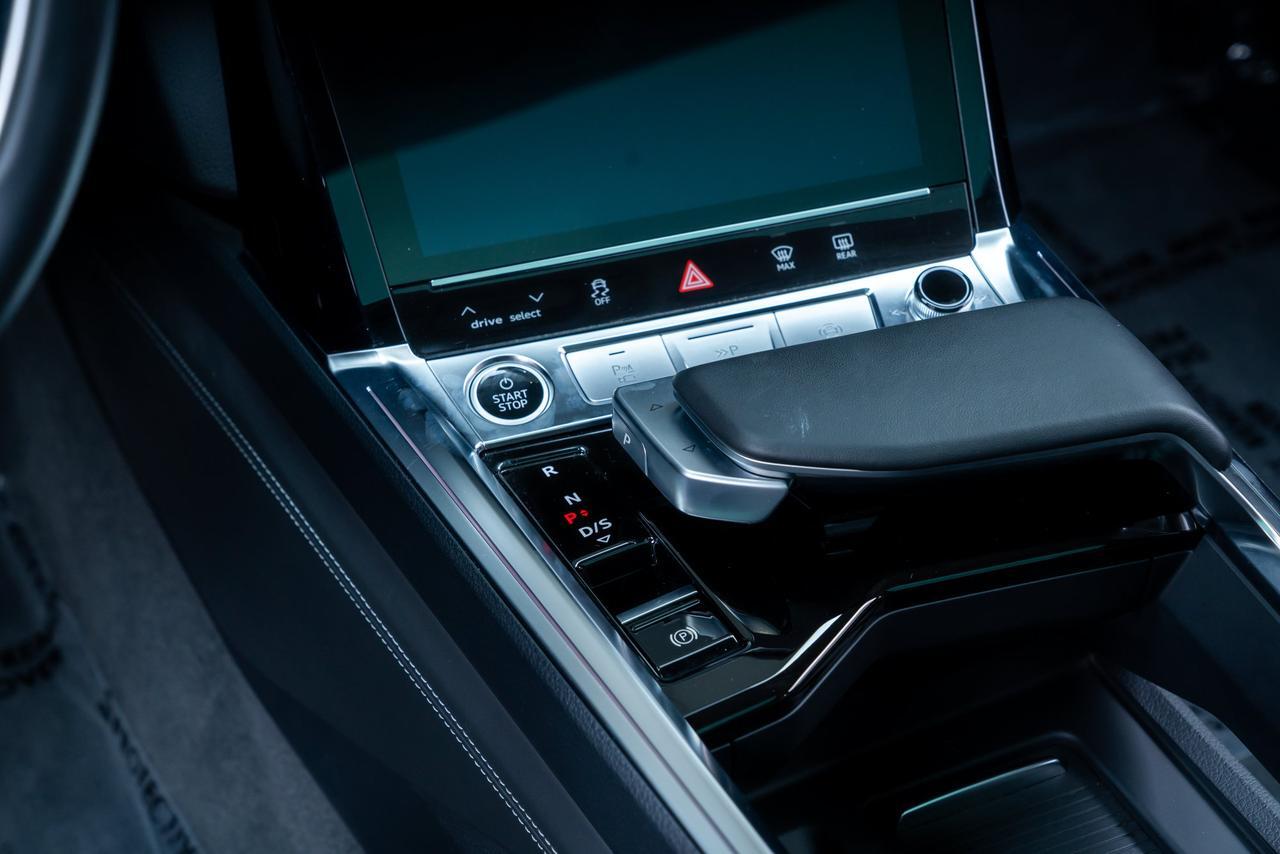 2024 Audi Q8 e-tron Prestige 1 Owner Ventilated Massage Seats / Head Up Display Portland OR