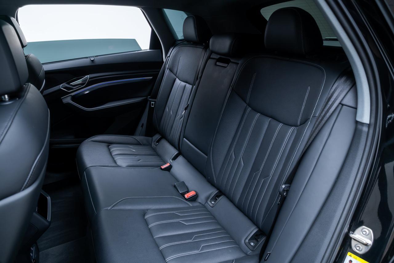 2024 Audi Q8 e-tron Prestige 1 Owner Ventilated Massage Seats / Head Up Display Portland OR
