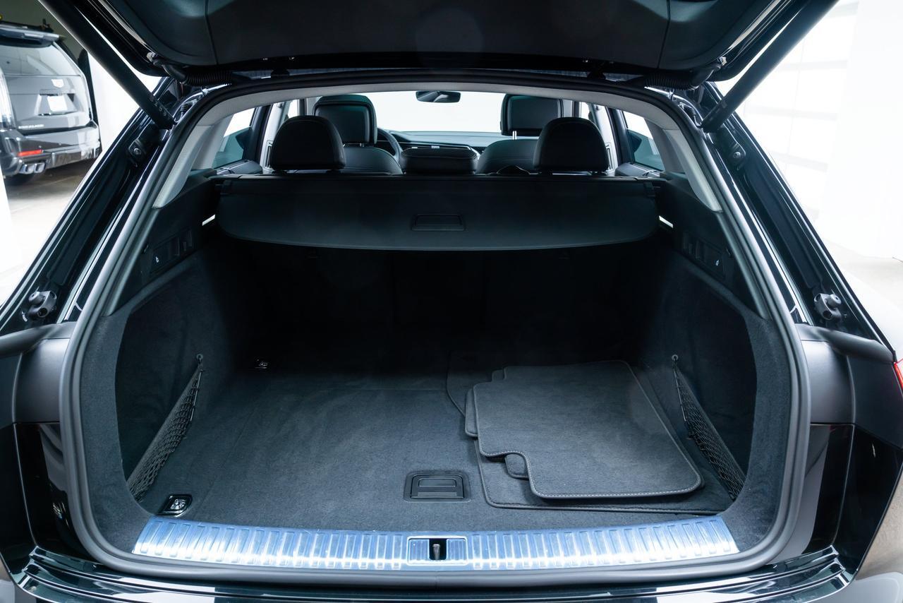 2024 Audi Q8 e-tron Prestige 1 Owner Ventilated Massage Seats / Head Up Display Portland OR