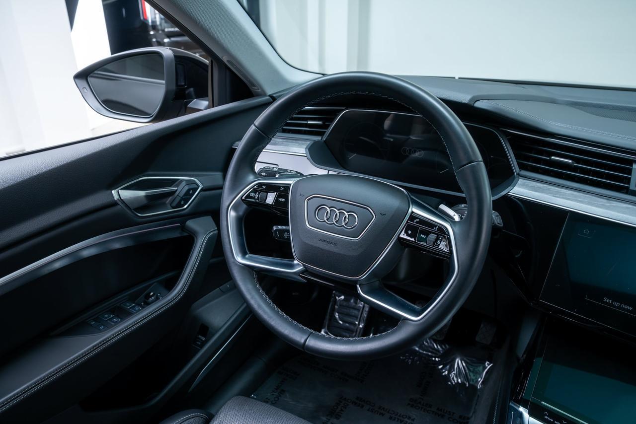 2024 Audi Q8 e-tron Prestige 1 Owner Ventilated Massage Seats / Head Up Display Portland OR