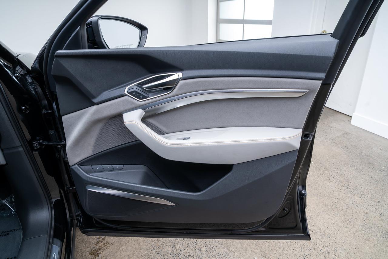 2024 Audi Q8 e-tron Prestige Launch Edition / Vented Massage Seats Portland OR