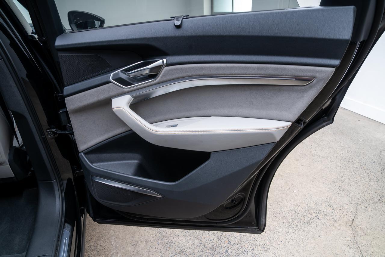 2024 Audi Q8 e-tron Prestige Launch Edition / Vented Massage Seats Portland OR