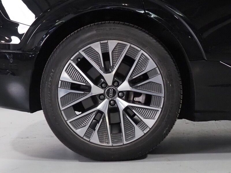 2024 Audi Q8 e-tron Prestige Quattro *BLACK OPTIC PKG, HEADS-UP DISPLAY, NAVIGATION, ADAPTIVE CRUISE, SAFETY ALERTS, 360 CAMERAS, PANO MOONROOF, LEATHER, CLIMATE/MASSAGE SEATS, BANG & OLUFSEN, WIRELESS CHARGING, ANDROID & APPLE Round Rock TX