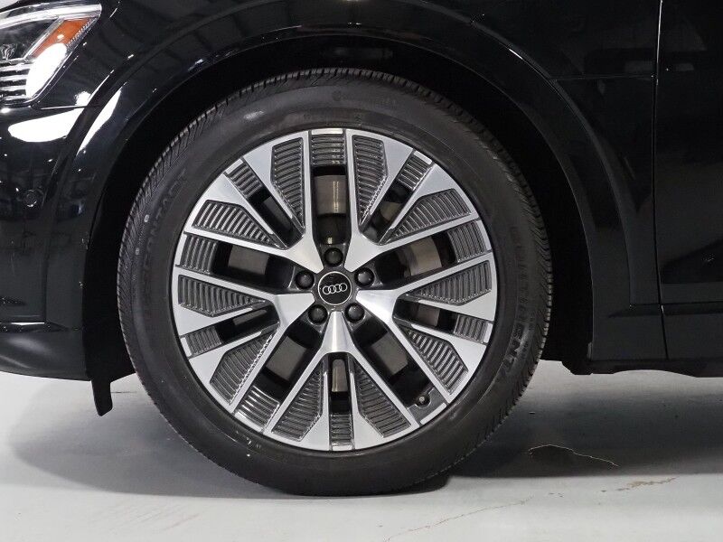 2024 Audi Q8 e-tron Prestige Quattro *BLACK OPTIC PKG, HEADS-UP DISPLAY, NAVIGATION, ADAPTIVE CRUISE, SAFETY ALERTS, 360 CAMERAS, PANO MOONROOF, LEATHER, CLIMATE/MASSAGE SEATS, BANG & OLUFSEN, WIRELESS CHARGING, ANDROID & APPLE Round Rock TX