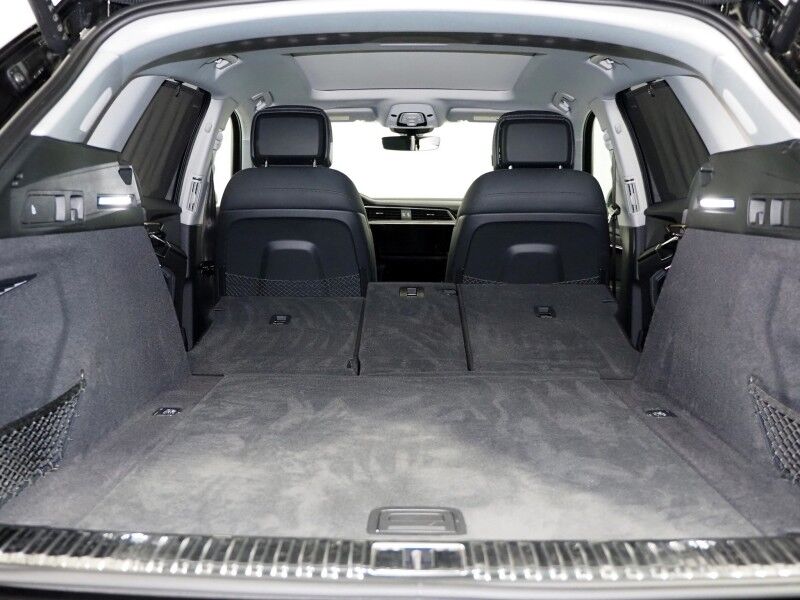 2024 Audi Q8 e-tron Prestige Quattro *BLACK OPTIC PKG, HEADS-UP DISPLAY, NAVIGATION, ADAPTIVE CRUISE, SAFETY ALERTS, 360 CAMERAS, PANO MOONROOF, LEATHER, CLIMATE/MASSAGE SEATS, BANG & OLUFSEN, WIRELESS CHARGING, ANDROID & APPLE Round Rock TX