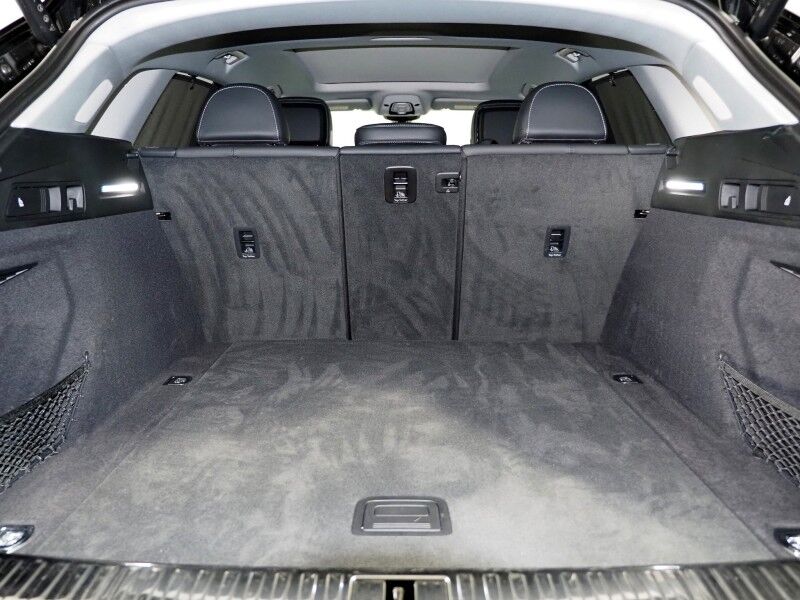 2024 Audi Q8 e-tron Prestige Quattro *BLACK OPTIC PKG, HEADS-UP DISPLAY, NAVIGATION, ADAPTIVE CRUISE, SAFETY ALERTS, 360 CAMERAS, PANO MOONROOF, LEATHER, CLIMATE/MASSAGE SEATS, BANG & OLUFSEN, WIRELESS CHARGING, ANDROID & APPLE Round Rock TX