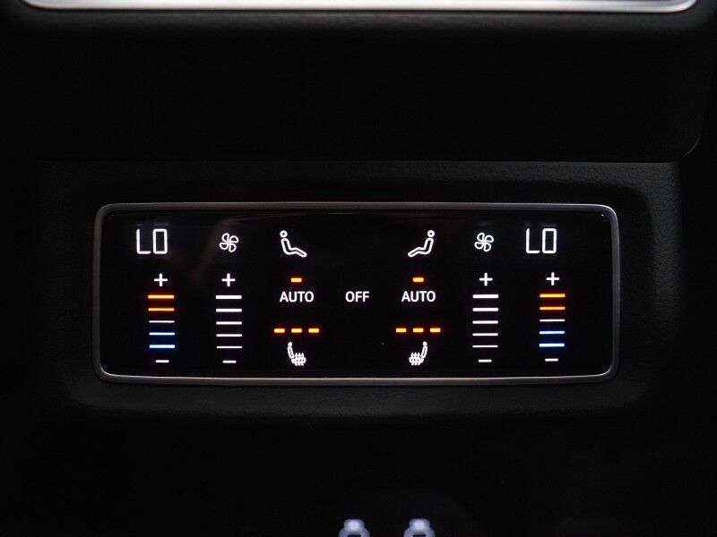 2024 Audi Q8 e-tron Prestige Quattro *BLACK OPTIC PKG, HEADS-UP DISPLAY, NAVIGATION, ADAPTIVE CRUISE, SAFETY ALERTS, 360 CAMERAS, PANO MOONROOF, LEATHER, CLIMATE/MASSAGE SEATS, BANG & OLUFSEN, WIRELESS CHARGING, ANDROID & APPLE Round Rock TX